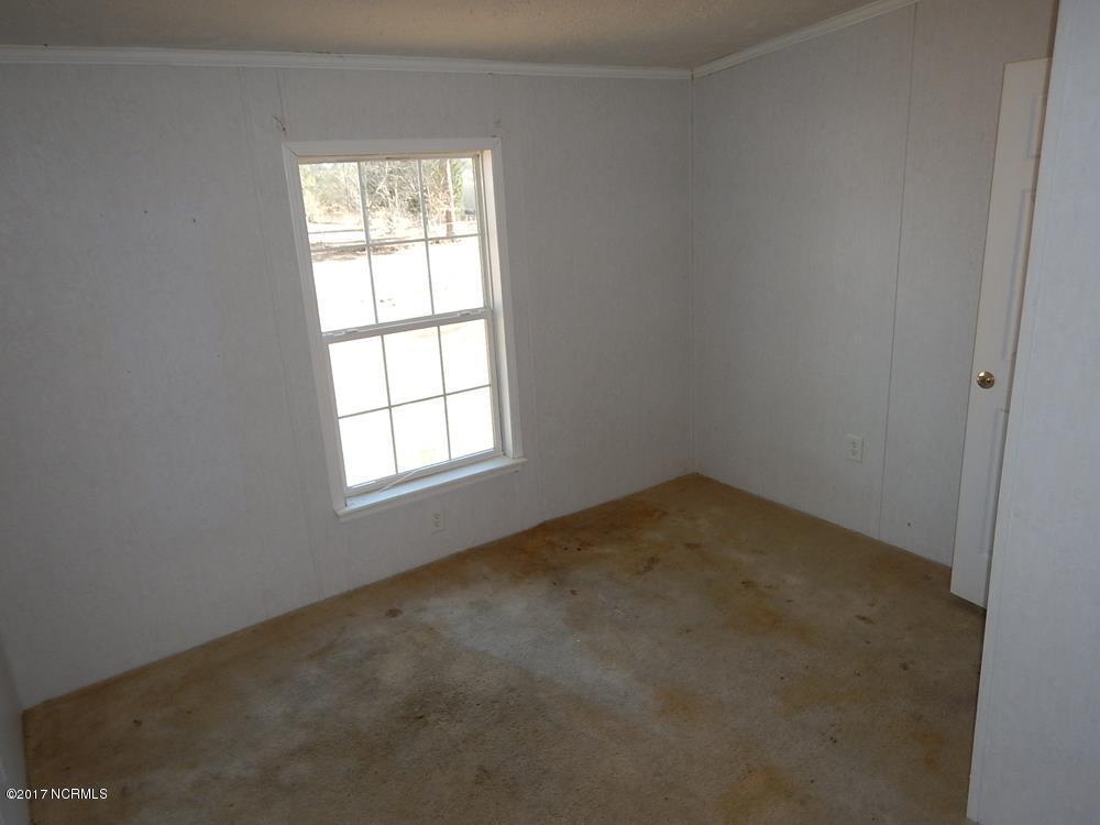 222 Pineview Road Richlands, NC 28574 - Photo 11 of 18 DSCN1534 (Copy)