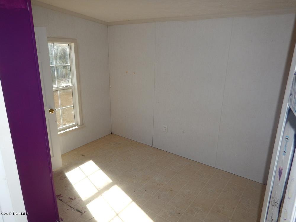 222 Pineview Road Richlands, NC 28574 - Photo 13 of 18 DSCN1533 (Copy)