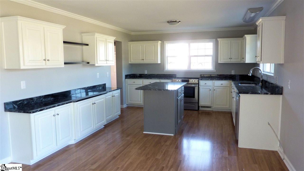 325 Corey Drive Inman, SC 29349 - Photo 5 of 17