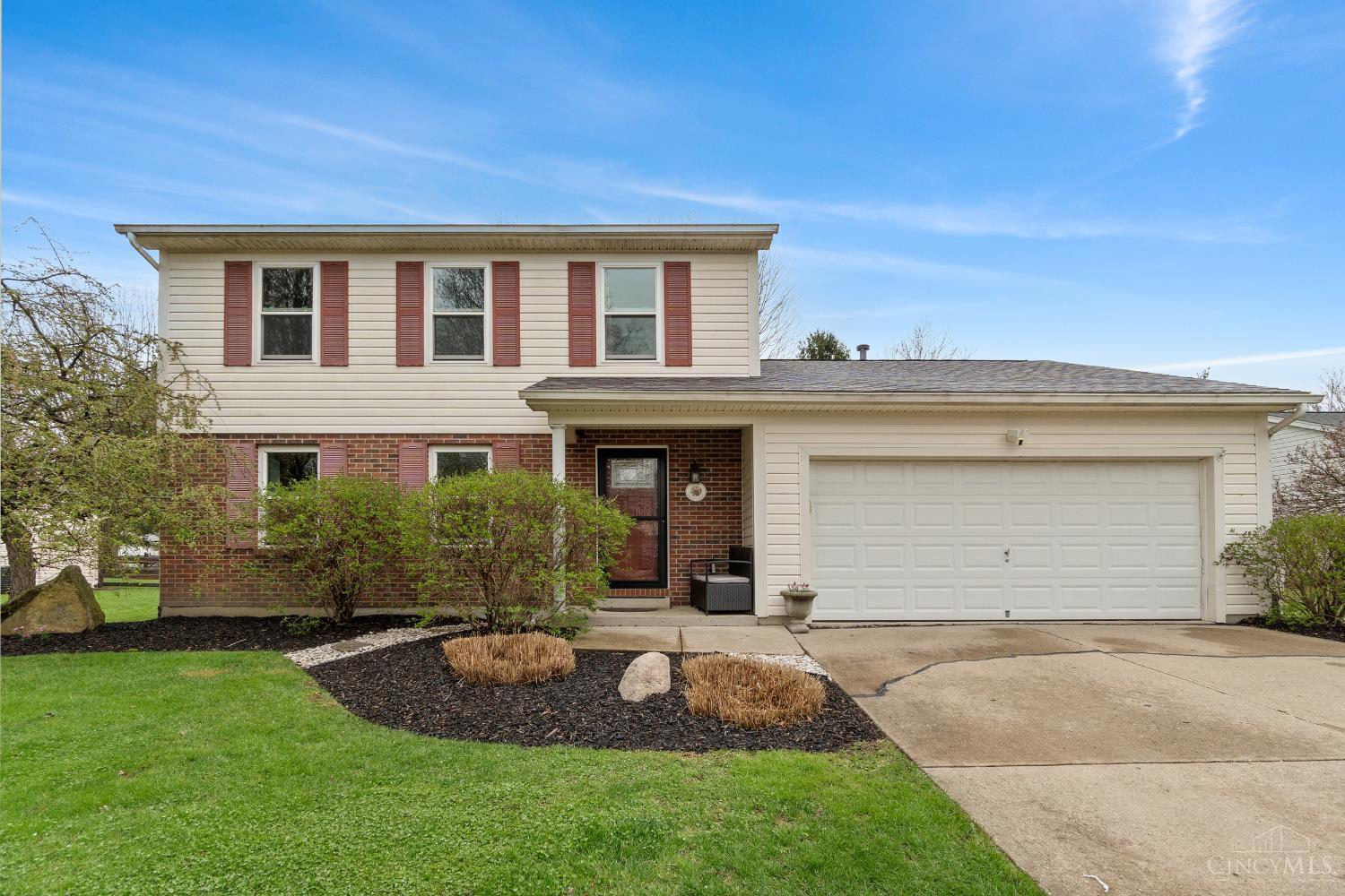609 Fox Chase Way Maineville, OH 45039 - Photo 2 of 23