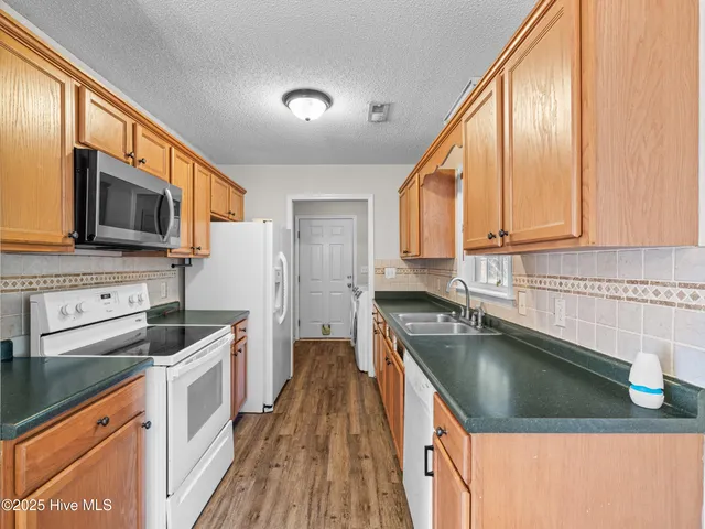 $218,000 | 2618 Pinewood Home Drive, Pink Hill, NC 28572