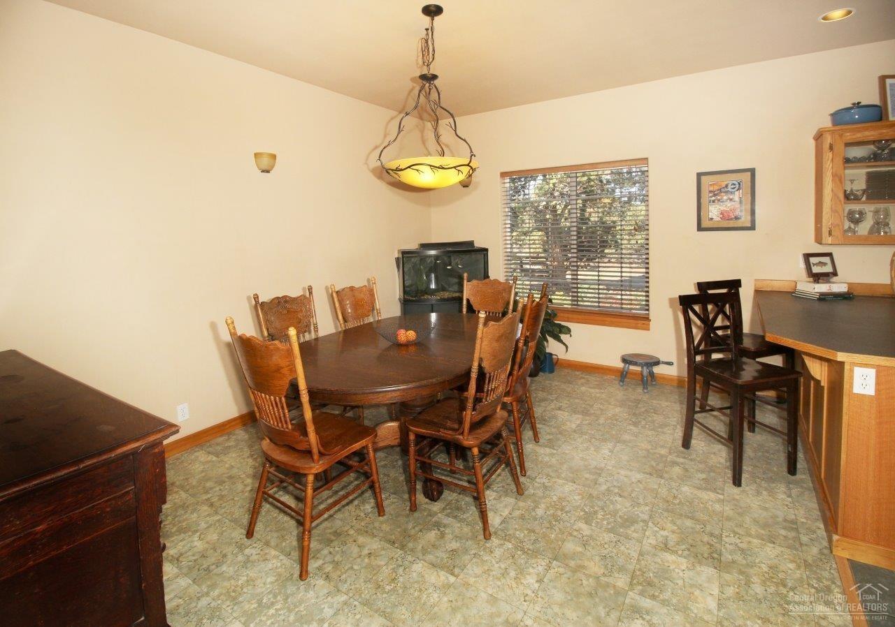 64624 Deschutes Market Road Bend, OR 97701 - Photo 9 of 25 Large dining room area. Kitchen has brea