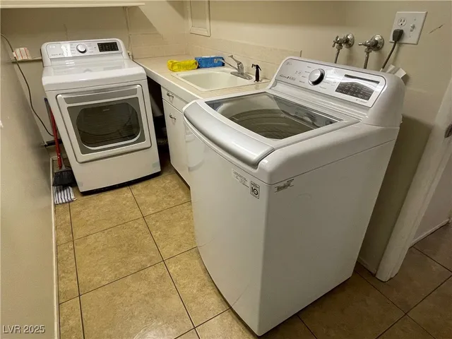 $2,455 | 3823 El Camino Road, Las Vegas, NV 89103