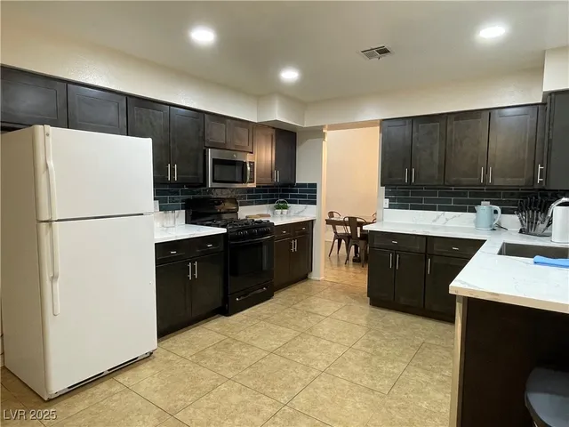 $2,455 | 3823 El Camino Road, Las Vegas, NV 89103