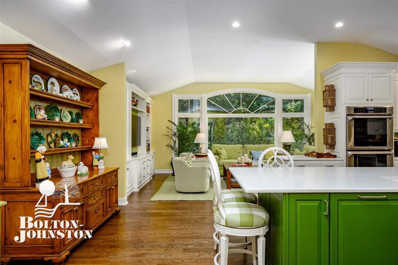 271 Stephens Road Grosse Pointe Farms, MI 48236 - Photo 11 of 43