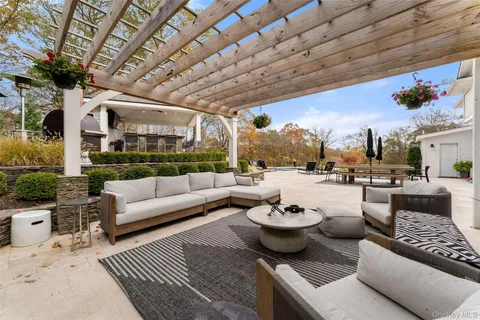 $1,350,000 | 33 De Liso Lane, Mahopac, NY 10541