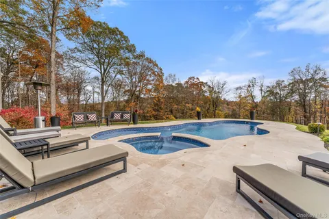 $1,350,000 | 33 De Liso Lane, Mahopac, NY 10541