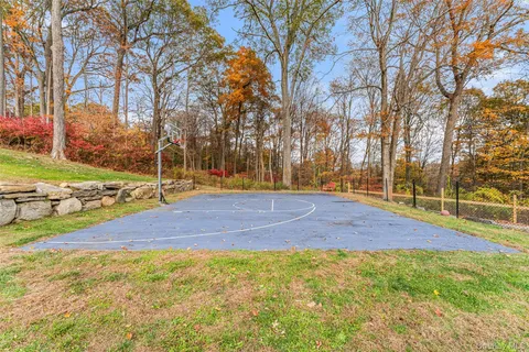 $1,350,000 | 33 De Liso Lane, Mahopac, NY 10541