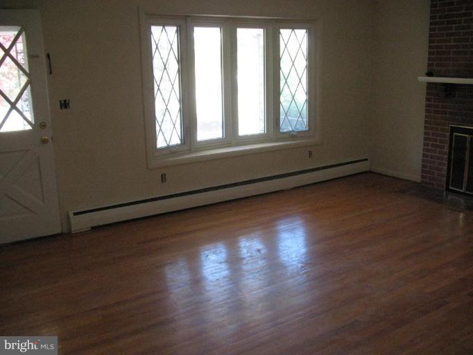 45 Overbrook Road Catonsville, MD 21228 - Photo 12 of 17 Living Room