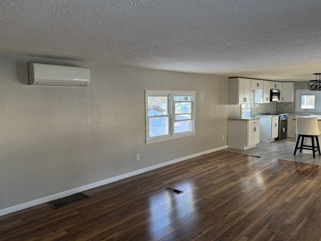281 Chauncey Walker Street, Unit 188 Belchertown, MA 01007 - Photo 12 of 24