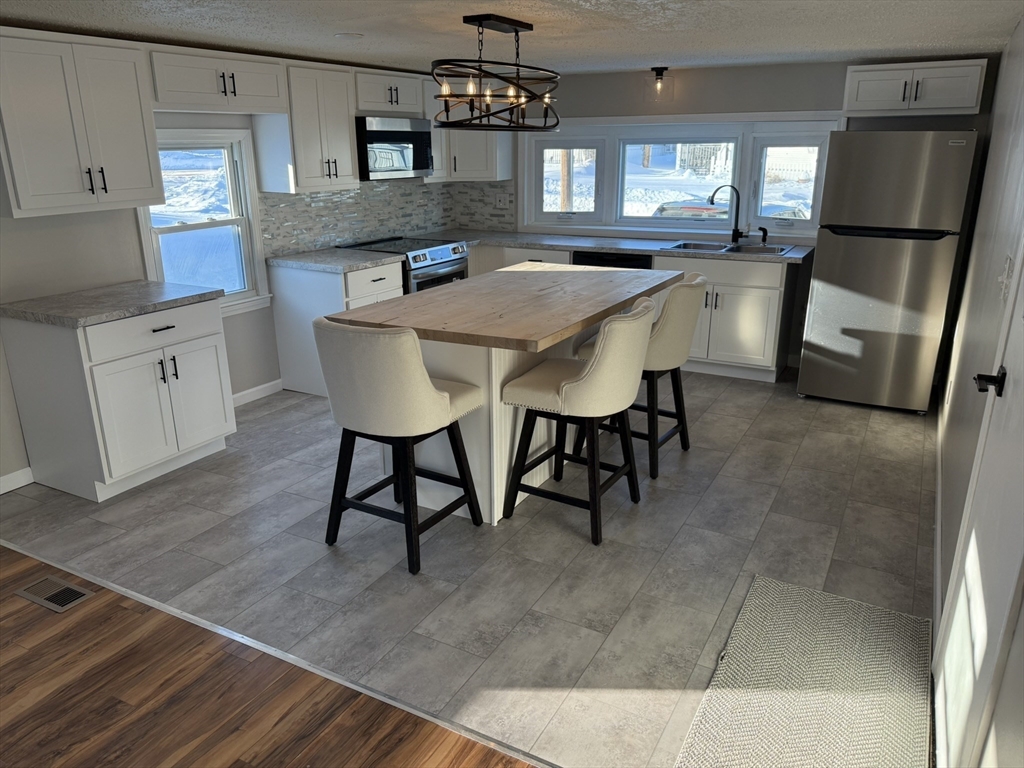 281 Chauncey Walker Street, Unit 188 Belchertown, MA 01007 - Photo 4 of 24
