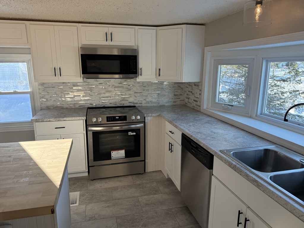 281 Chauncey Walker Street, Unit 188 Belchertown, MA 01007 - Photo 6 of 24