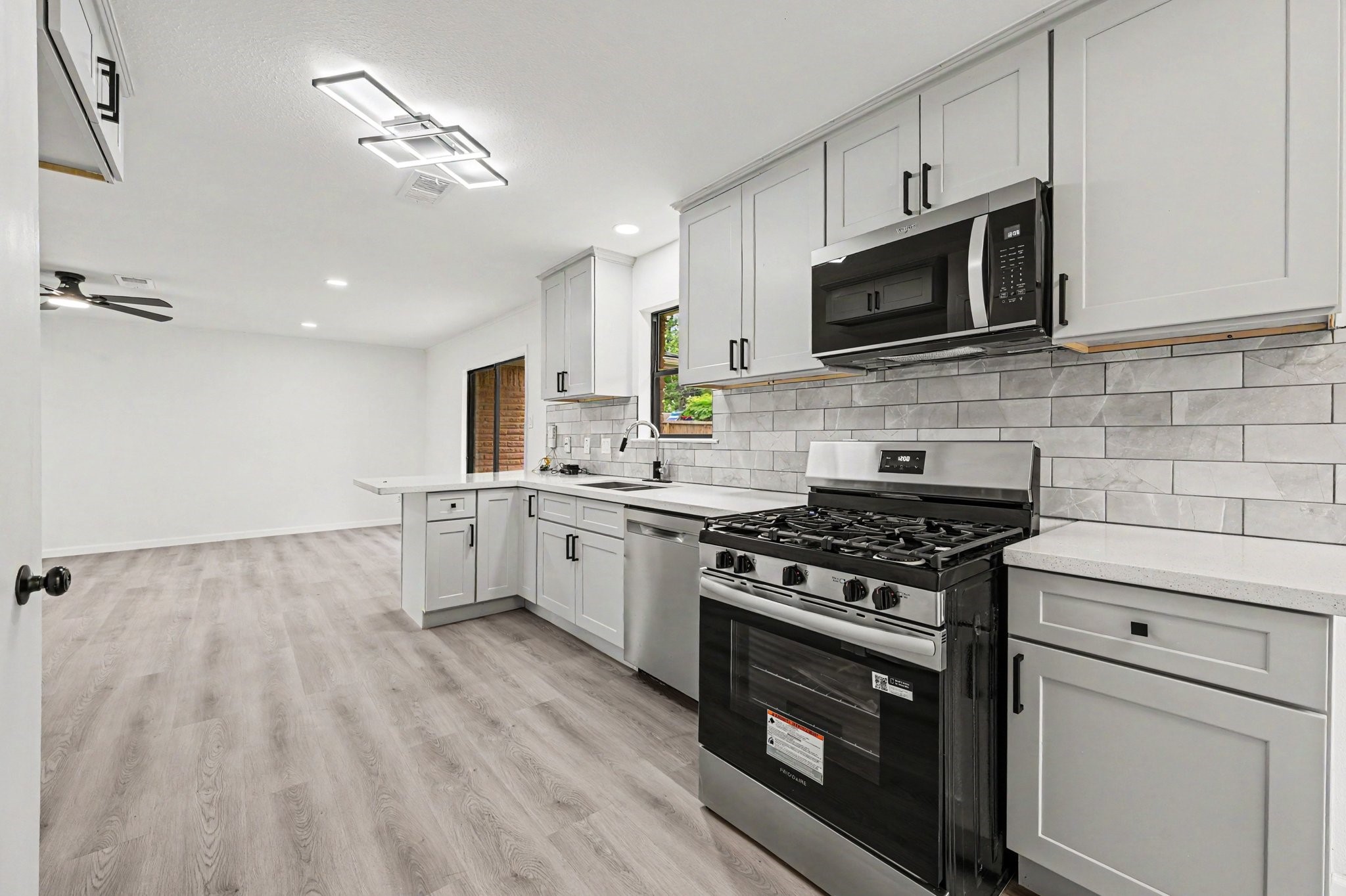 7607 Grape Street Houston, TX 77074 - Photo 10 of 42