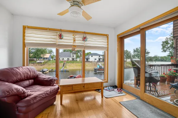 $549,900 | 1075 Lauderdale North, Onalaska, WI 54650