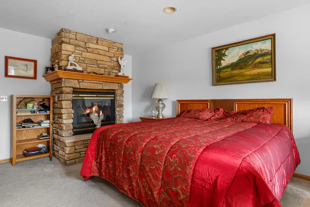 $549,900 | 1075 Lauderdale North, Onalaska, WI 54650