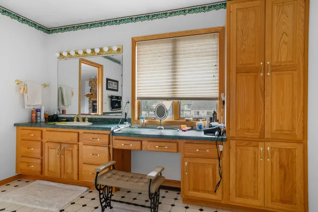 $549,900 | 1075 Lauderdale North, Onalaska, WI 54650