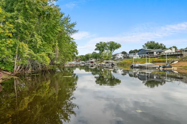 $549,900 | 1075 Lauderdale North, Onalaska, WI 54650