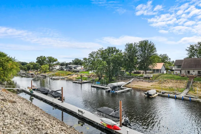 $549,900 | 1075 Lauderdale North, Onalaska, WI 54650