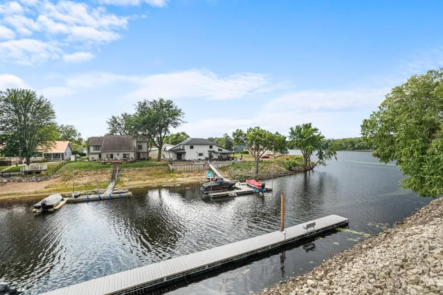 $549,900 | 1075 Lauderdale North, Onalaska, WI 54650