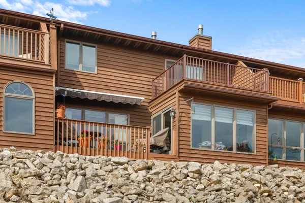 $549,900 | 1075 Lauderdale North, Onalaska, WI 54650