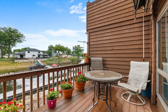 $549,900 | 1075 Lauderdale North, Onalaska, WI 54650