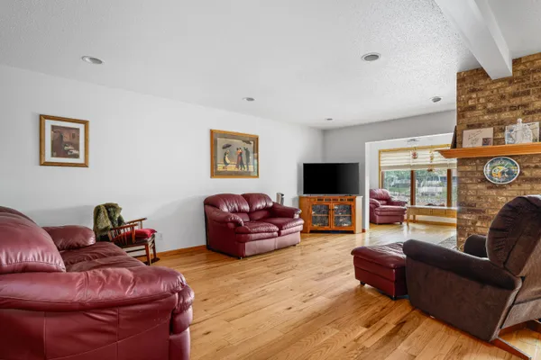 $549,900 | 1075 Lauderdale North, Onalaska, WI 54650