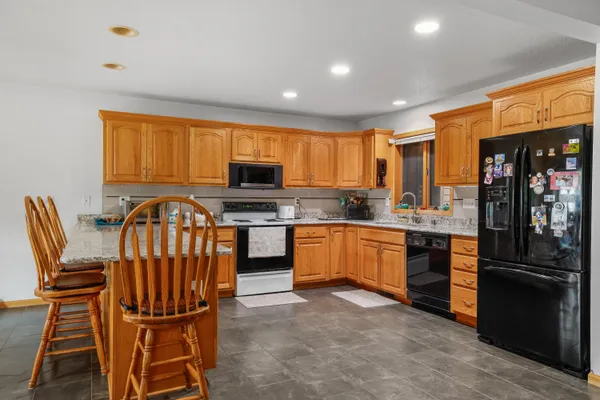 $549,900 | 1075 Lauderdale North, Onalaska, WI 54650