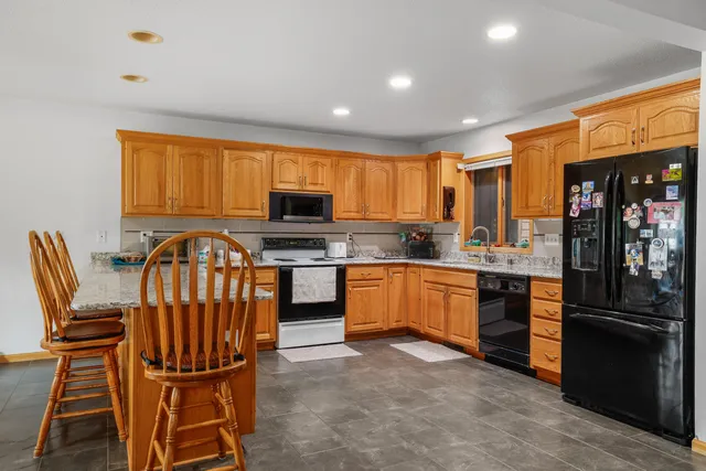 $549,900 | 1075 Lauderdale North, Onalaska, WI 54650