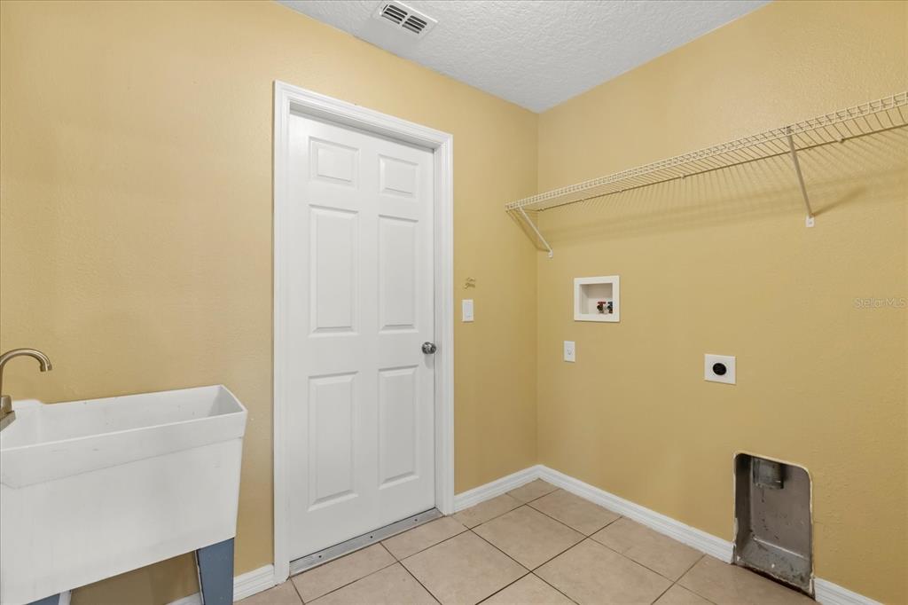 619 Rhodes Drive DeLand, FL 32720 - Photo 13 of 37