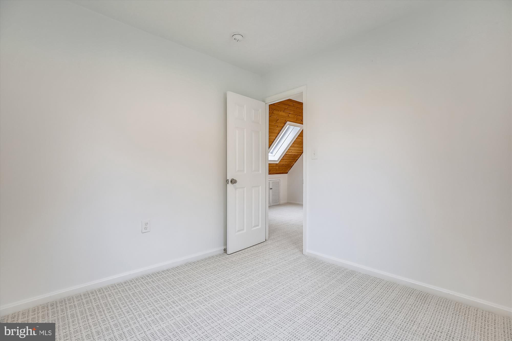 2403 Darrow Street Silver Spring, MD 20902 - Photo 34 of 63 Upstairs Room
