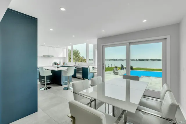 $3,199,000 | 17 Romana Drive, Hampton Bays, NY 11946