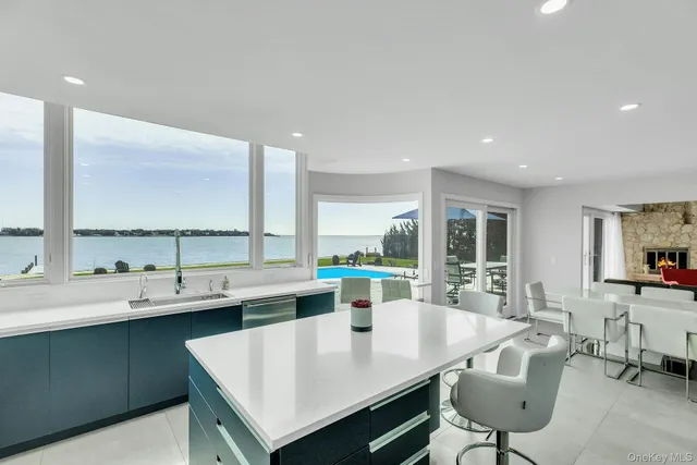 $3,199,000 | 17 Romana Drive, Hampton Bays, NY 11946