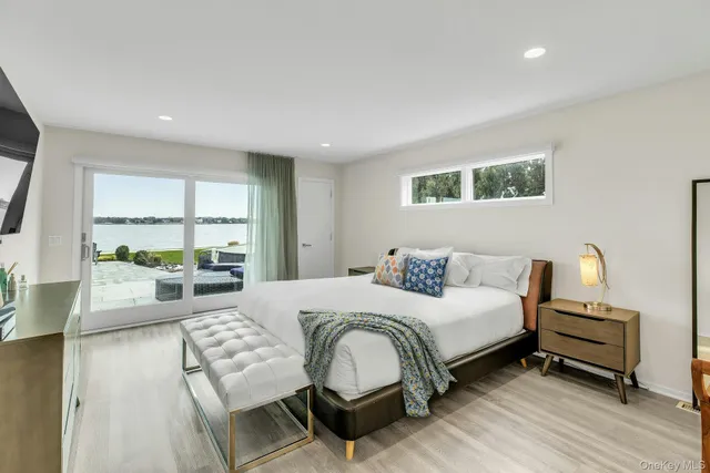 $3,199,000 | 17 Romana Drive, Hampton Bays, NY 11946