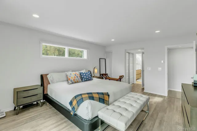 $3,199,000 | 17 Romana Drive, Hampton Bays, NY 11946