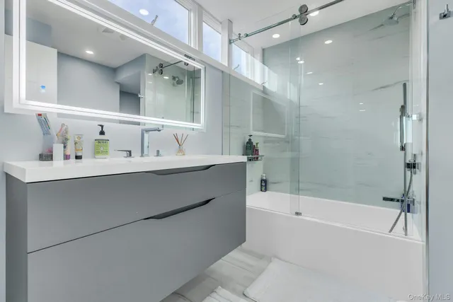 $3,199,000 | 17 Romana Drive, Hampton Bays, NY 11946