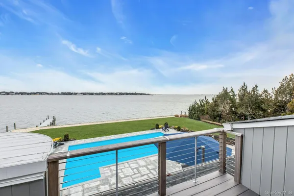 $3,199,000 | 17 Romana Drive, Hampton Bays, NY 11946