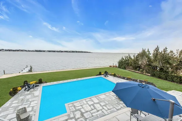 $3,199,000 | 17 Romana Drive, Hampton Bays, NY 11946