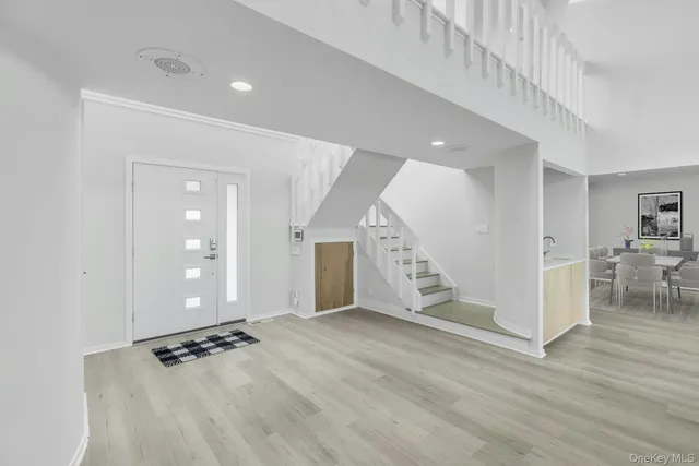 $3,199,000 | 17 Romana Drive, Hampton Bays, NY 11946