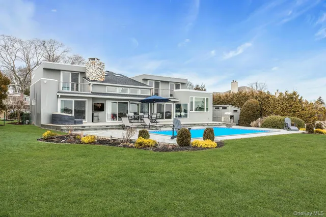 $3,199,000 | 17 Romana Drive, Hampton Bays, NY 11946
