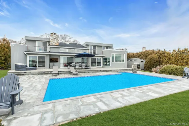 $3,199,000 | 17 Romana Drive, Hampton Bays, NY 11946