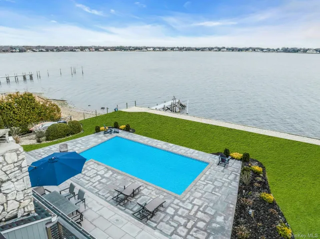 $3,199,000 | 17 Romana Drive, Hampton Bays, NY 11946