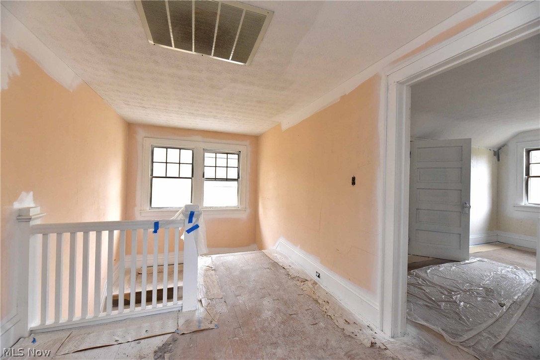 2592 Lee Road Cleveland, OH 44118 - Photo 22 of 23