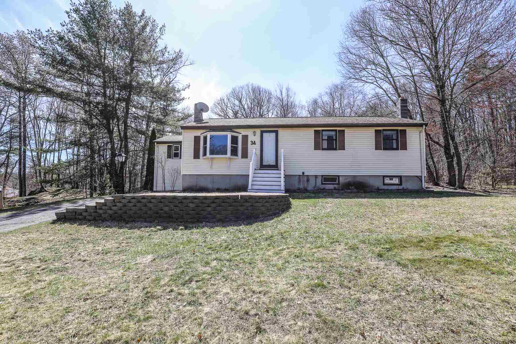 34 Gail Road Merrimack, NH 03054 - Photo 1 of 32
