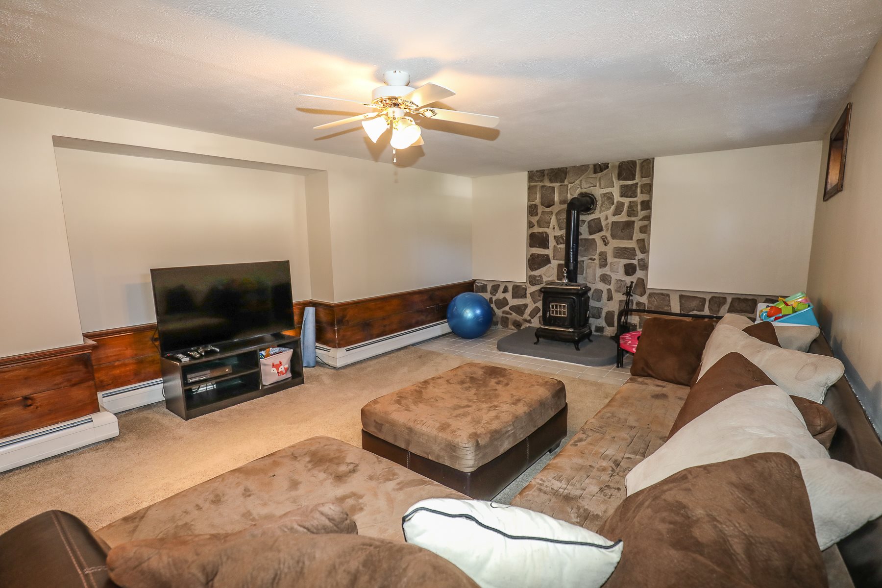 34 Gail Road Merrimack, NH 03054 - Photo 23 of 32