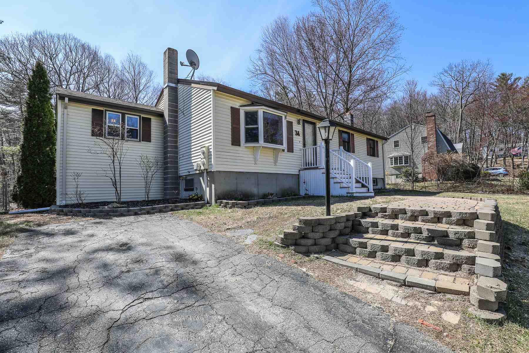 34 Gail Road Merrimack, NH 03054 - Photo 4 of 32