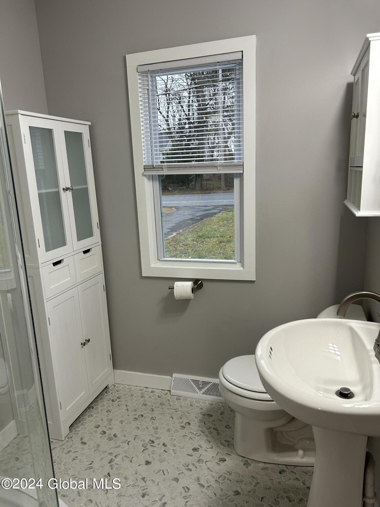 740 Watervliet Shaker Road Colonie, NY 12110 - Photo 13 of 17 IMG_4607