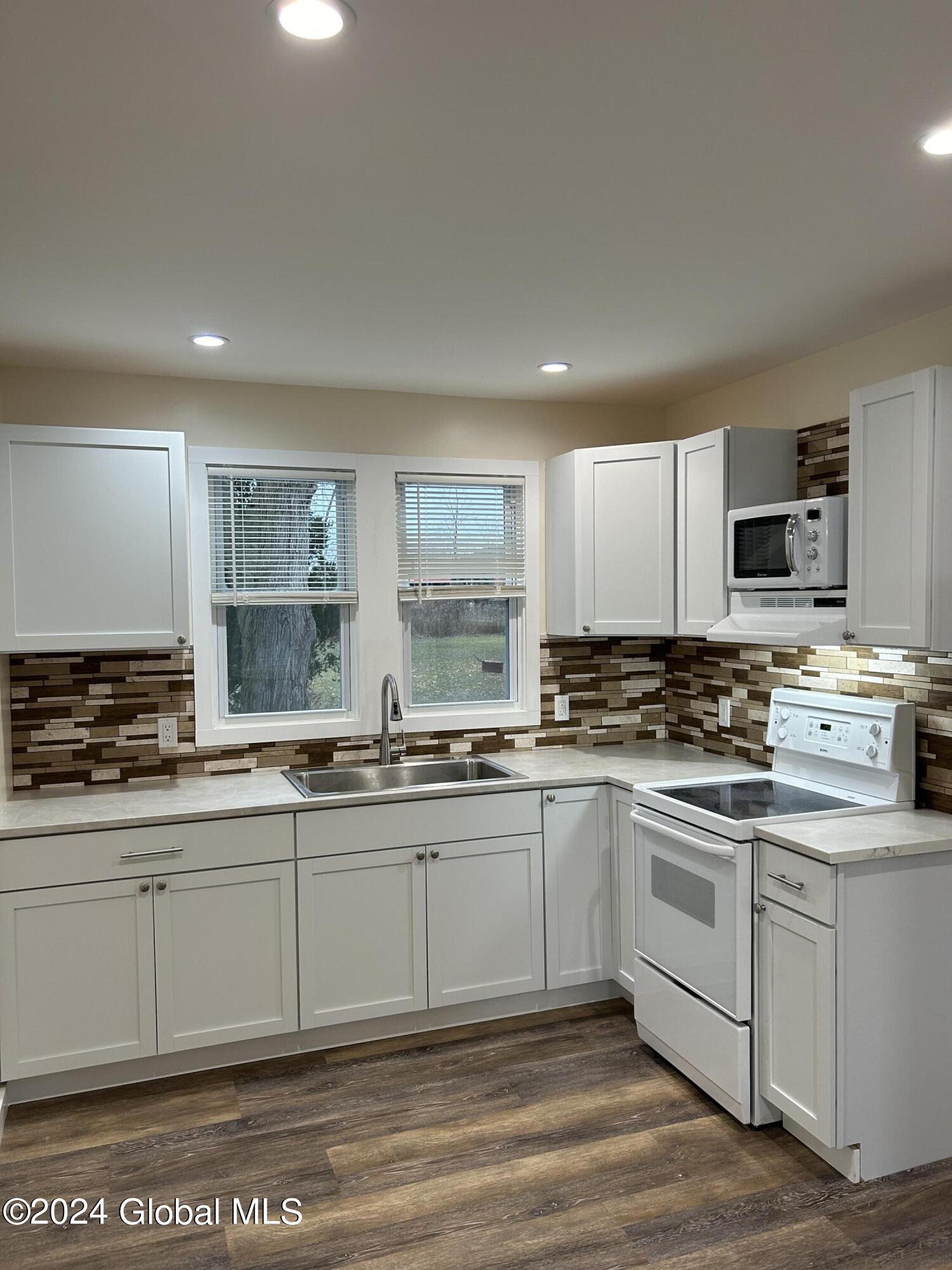 740 Watervliet Shaker Road Colonie, NY 12110 - Photo 2 of 17 IMG_4598