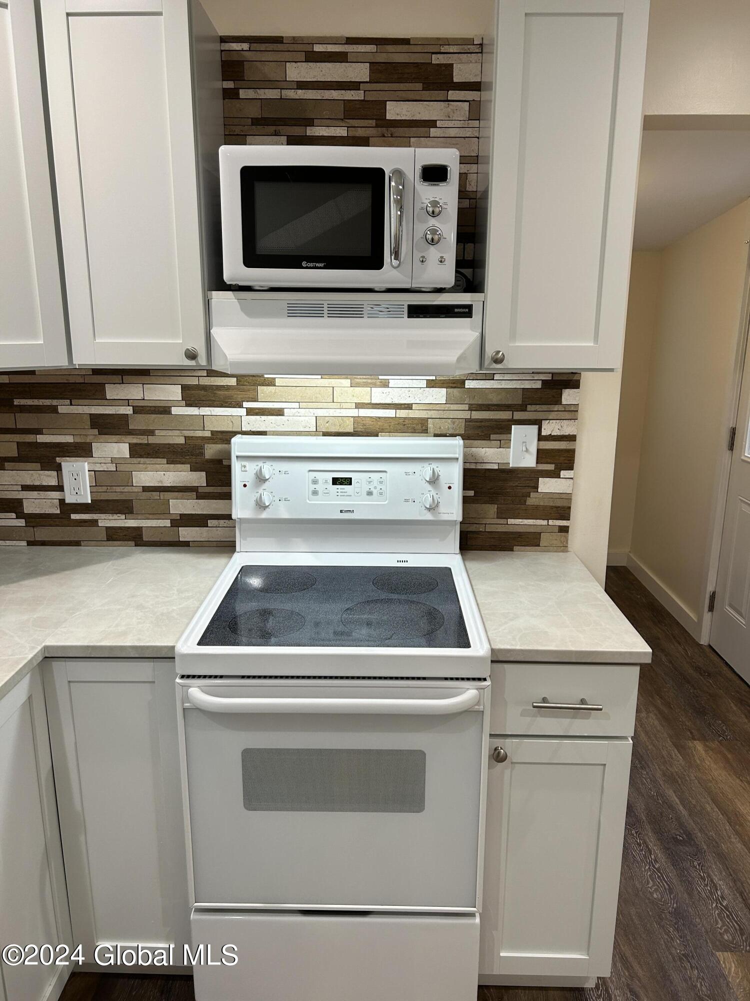 740 Watervliet Shaker Road Colonie, NY 12110 - Photo 3 of 17 IMG_4609