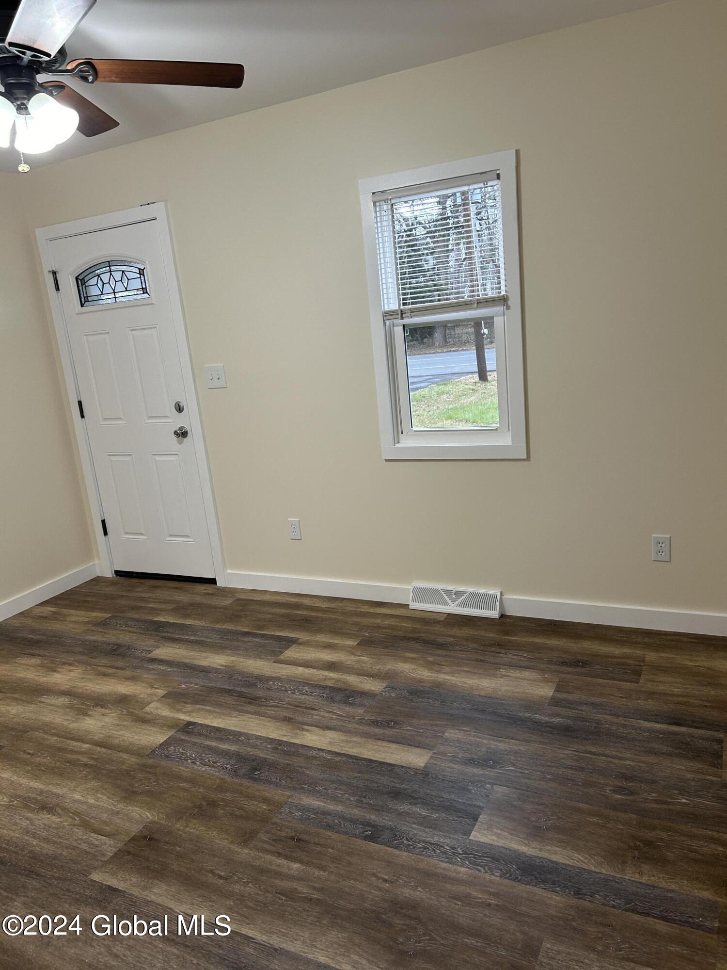 740 Watervliet Shaker Road Colonie, NY 12110 - Photo 5 of 17 IMG_4594