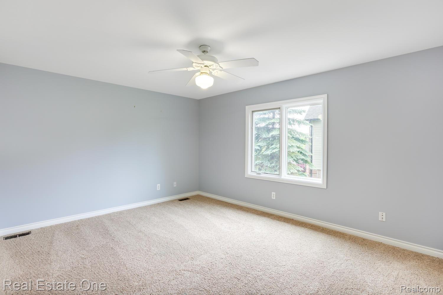 622 Springview Drive Rochester, MI 48307 - Photo 21 of 21 622 Springview Dr Rochester MI-large-027-14-622 Springview Dr Rochester-1500x1000-72dpi.jpg